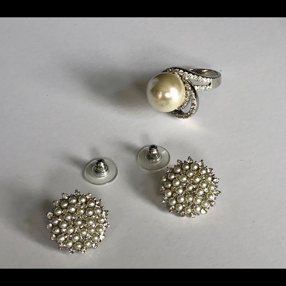 Pearl Rhinestone Silver Tone Jewelry Set - Picture 8 of 13